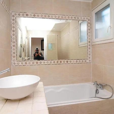 Ferienhaus 3 Bedroom Stunning In Villen,-les-maguelone